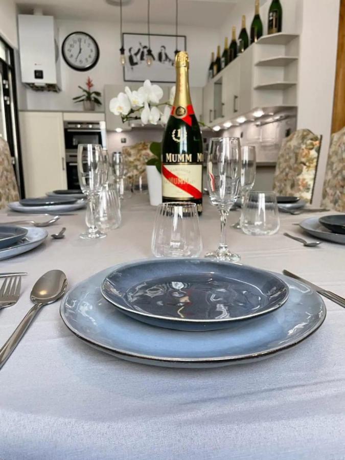Le Gite De Jean Thevenin, Avec Parking Gratuit เอแปร์เน ภายนอก รูปภาพ